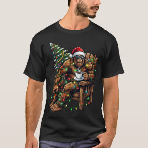 Santa Bigfoot trinkt Kaffee Weihnachtsbaum Xmas T-Shirt