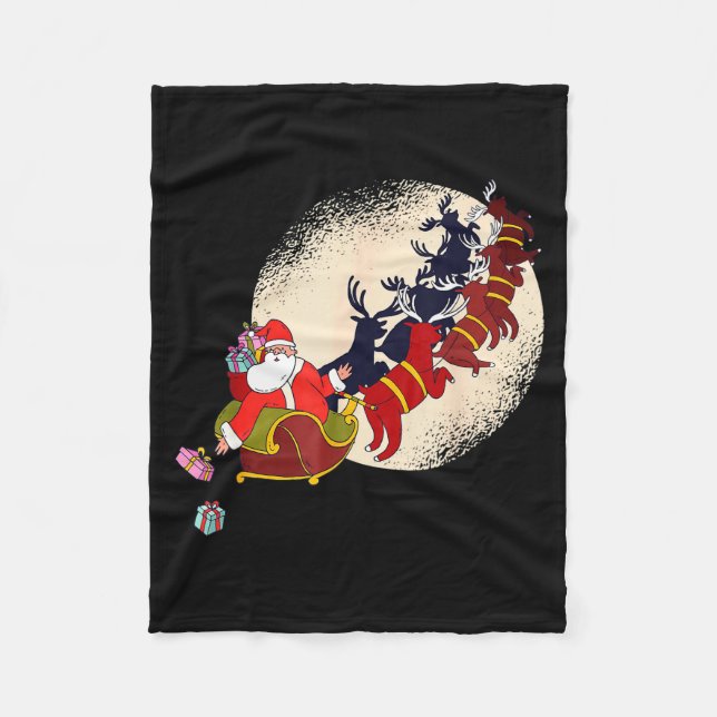 Santa Claus On Christmas Sleigh Pulled By Reindeer Fleecedecke (Vorderseite)