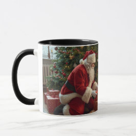 Santa Claus placing presents under the tree Tasse