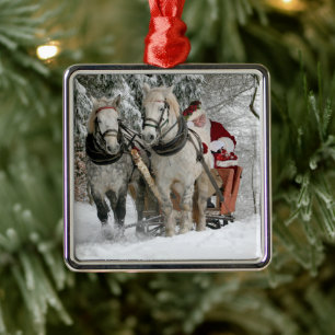 Santa Claus rides in a Horse sleigh Ornament Aus Metall