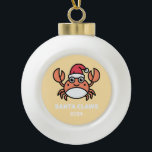 Santa Claws Crab Keramik Kugel-Ornament<br><div class="desc">Dieses Weihnachtsschmuckstück der Crab Keramik Ball wird Ihnen helfen,  einen kleinen Spaß zu Ihrem Weihnachtsbaum hinzuzufügen.</div>