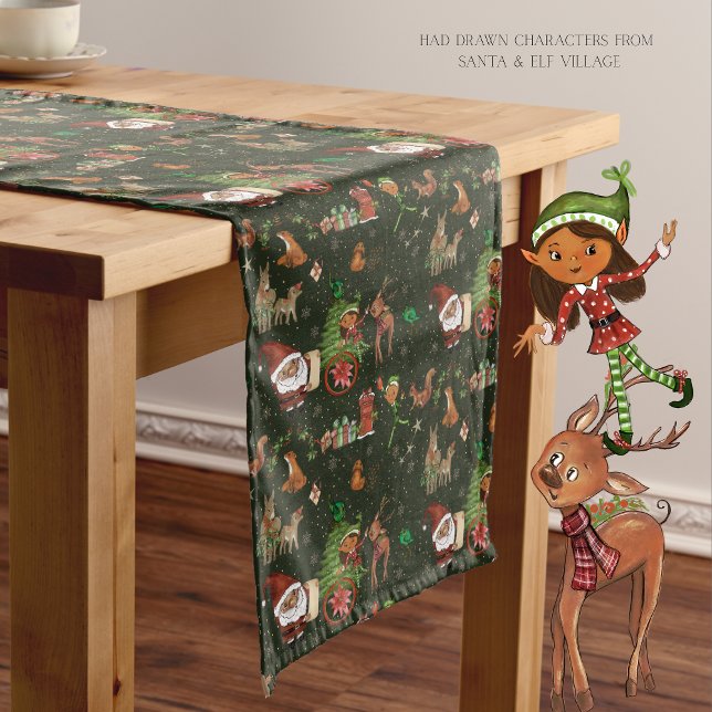 Santa & Elf Village Whimsical Holiday  Mittelgroßer Tischläufer (Santa & Elf Village Whimsical Holiday Medium Table Runner)