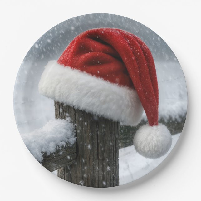 Santa Hat On a Snowy Fence Post Pappteller (Vorderseite)