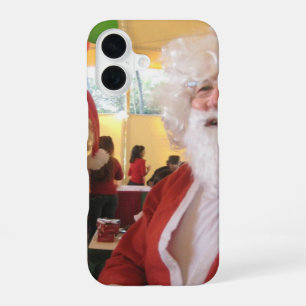 Santa & Mrs. Claus Weihnachtsfeier – Festlich iPhone 16 Hülle