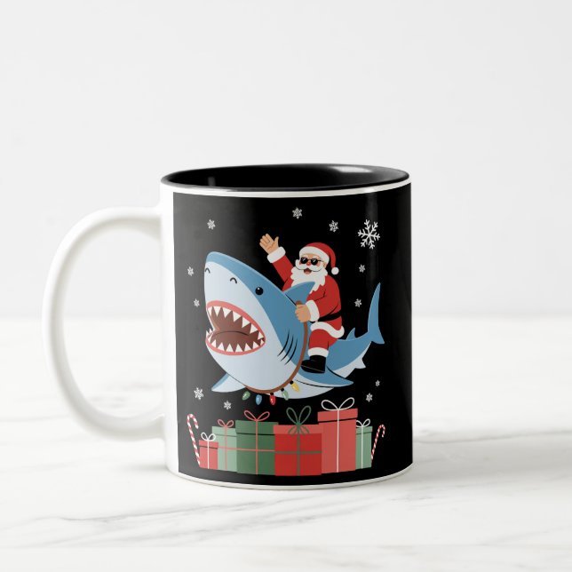 Santa Riding Shark Christmas Pajama Cute Ocean  Zweifarbige Tasse (Links)