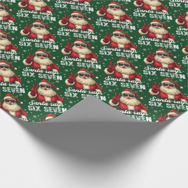 Santa Says SIX SEVEN – Funny Christmas Meme Geschenkpapier (Ecke)