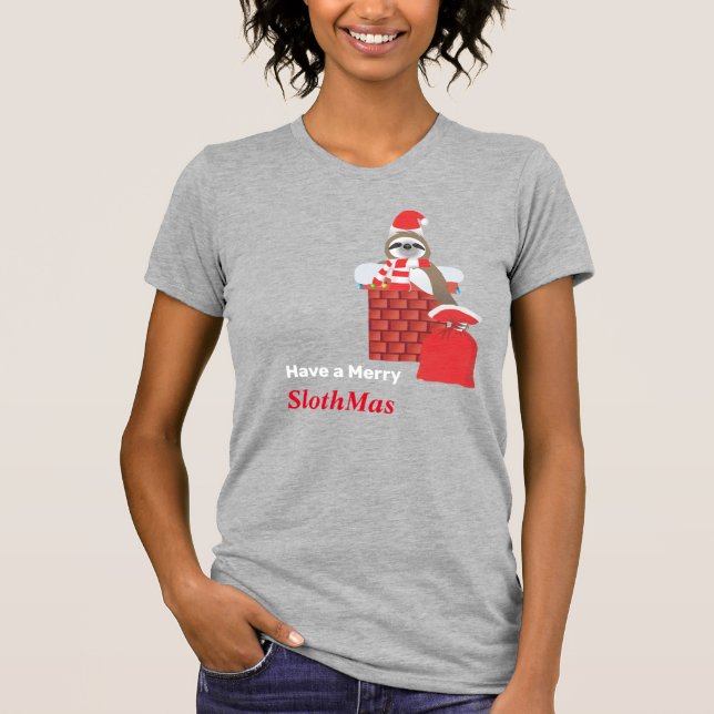 Santa Sloth geht mit Geschenken den Schornstein hi T-Shirt (Vorderseite)
