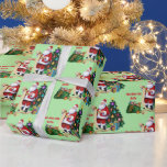 Santa überprüft seine Liste personalisieren den Na Geschenkpapier<br><div class="desc">Santa überprüft seine Liste personalisieren Sie das Wrapping Paper des Kindes</div>