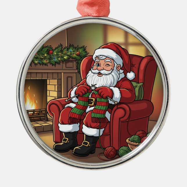 "Santa's Cozy Knitting Nook" Personalized Ornament Aus Metall (Vorne)