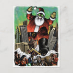 Santazilla Postcard Feiertagspostkarte<br><div class="desc">Illustration eines riesigen Weihnachtsmannes,  der eine Stadt terrorisiert</div>