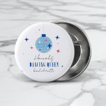 Santorini Disco Button<br><div class="desc">Mit unserer Bougainvillea inspiriert Dancing Queen Bachelorette Kollektion bringen Sie Ihre Gäste nach Griechenland! Erleben Sie den Reiz des Mittelmeers in jedem Detail Ihres Hennenfest Party. Inspiriert von den lebhaften Farben und musikalischen Rhythmen Griechenlands, werden Sie und Ihre Gäste durch unsere in Rosa und Blau gehaltenen Einladungen und Dekorationen mit...</div>