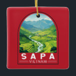 Sapa Vietnam Reisen Art Vintag Keramikornament<br><div class="desc">Sapa Retro Vektor Reise Design. Sa Pa ist eine Stadt im Hoàng Liên Son Gebirge im Nordwesten Vietnams.</div>