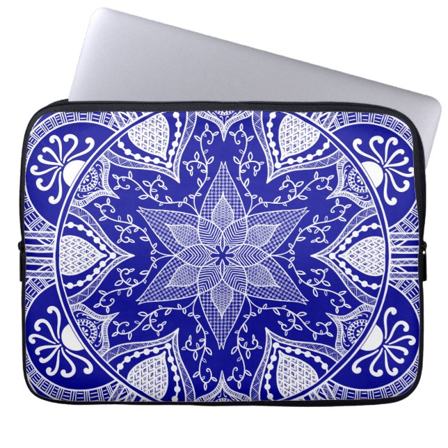 Sapphire Mandala Laptopschutzhülle (Vorderseite)