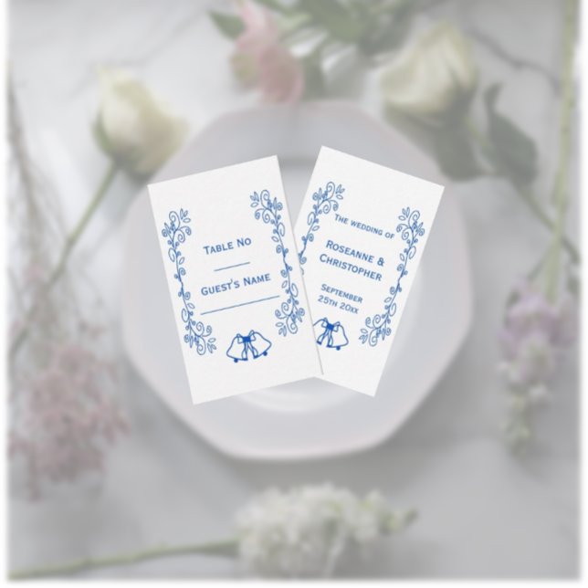 Sapphire Wedding Platzkarte Bells Skulptur (Sapphire wedding place card bells scrollwork design)