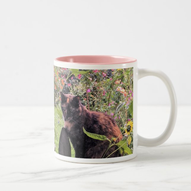 Sara auf dem Zaun Zweifarbige Tasse (Rechts)