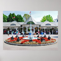 Saratoga's Ikonische 12 Stakes Winning Lawn Jockey