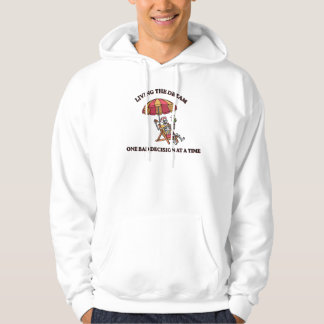 Sarkastisches Strand-Skelett-Grafik 'Living The Dr Hoodie