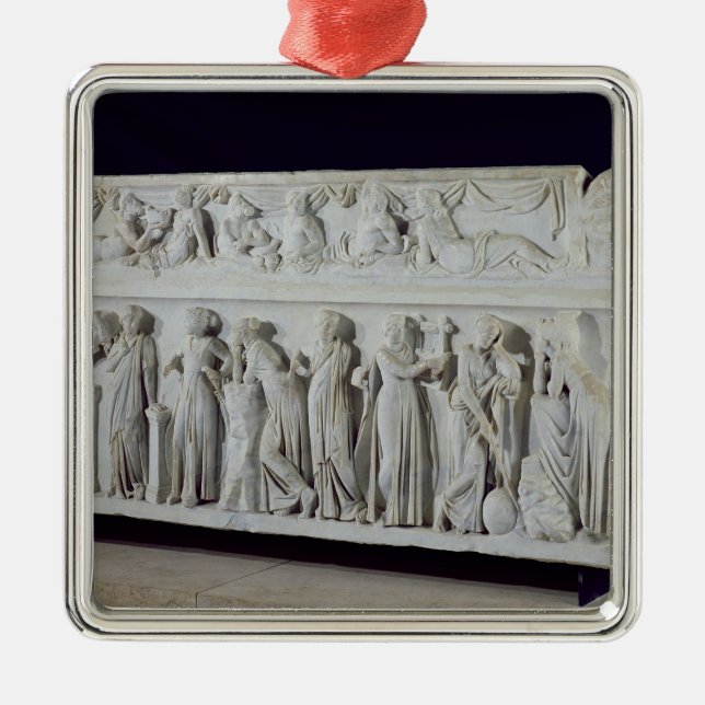 Sarkophag mit Friese der neun Musen Silbernes Ornament (Vorne)