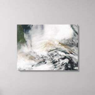 Sarychev ragen den Schlag über dem Meer von Leinwanddruck