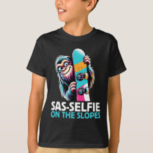 Sas-selfie auf den Pisten Snowboarden Bigfoot Snow T-Shirt