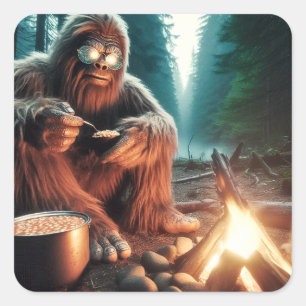 Sasquatch am Campfire Quadratischer Aufkleber