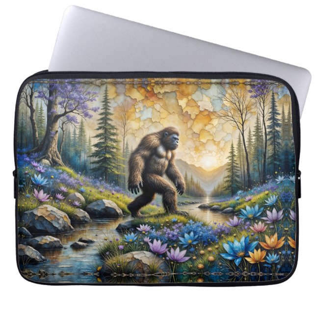Sasquatch im Floral Mountain Tal Laptopschutzhülle (Vorderseite)