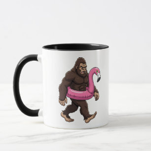 Sasquatch in einem Flamingo-Schwimmreifen Lustiger Tasse