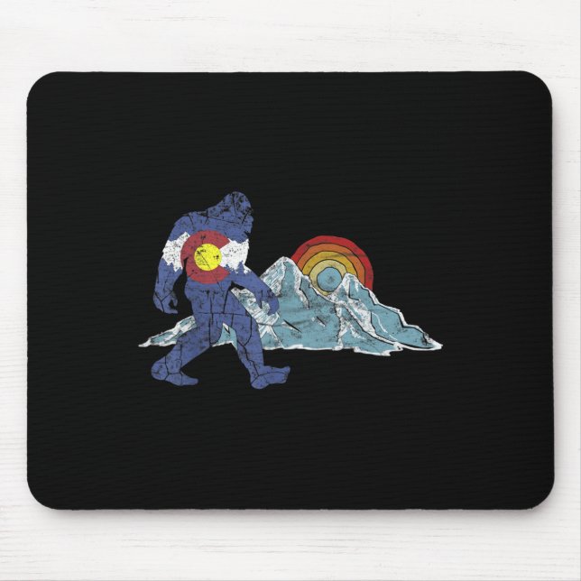 Sasquatch Retro State Flag Colorado Rocky Mountain Mousepad (Vorne)