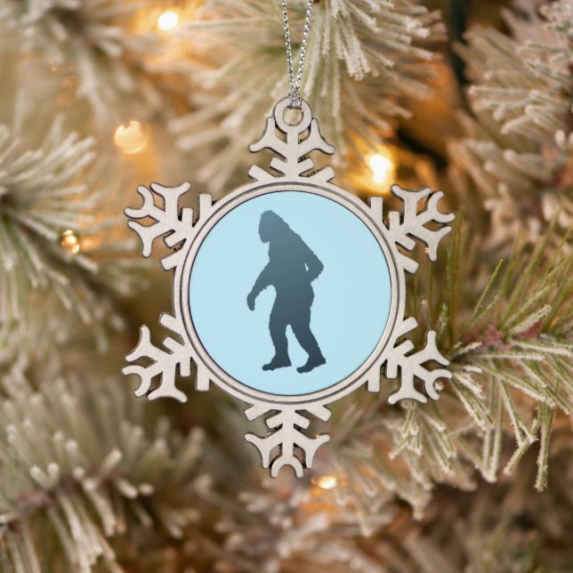 Sasquatch Schneeflocken Zinn-Ornament (Baum)