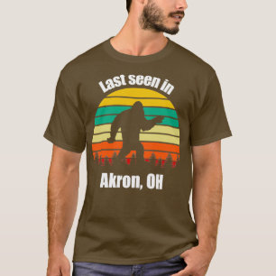 Sasquatch Seti wurde zuletzt in Akron Ohio gesehen T-Shirt