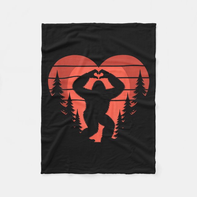Sasquatch Valentine's Day - Bigfoot Heart Sungles  Fleecedecke (Vorderseite)