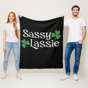 Sassy Lassie St Patrick's Day Irish Girl Kleeblatt Fleecedecke