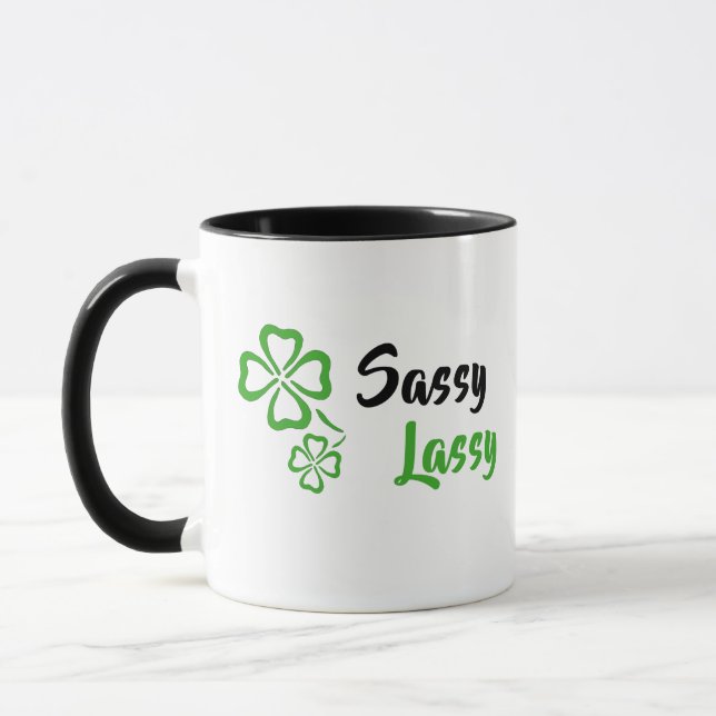 Sassy Lassy mit Kleeblatt Tasse (Links)
