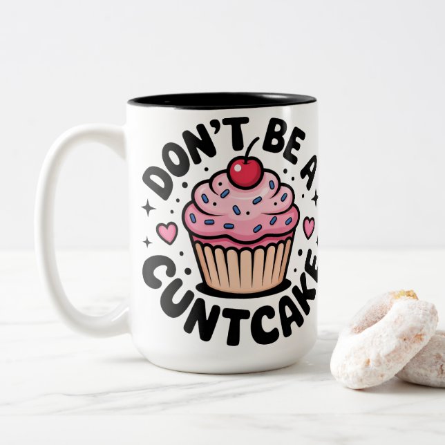 Sassy Pink Cupcake Snarky Humorous Design Zweifarbige Tasse (Mit Donut)