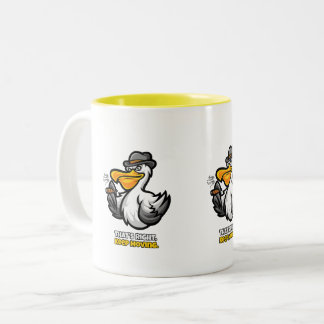Sassy Smoking Pelican Art | Motivati "Behalt Movin Zweifarbige Tasse