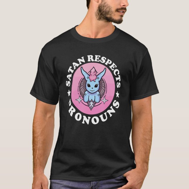 Satan Respects Pronouns LGBTQ Gay Pride T-Shirt (Vorderseite)