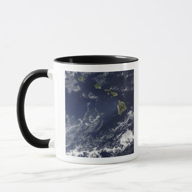 Satellitenansicht des Vulkannebels Tasse (Links)