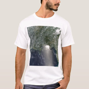 Satellitenansicht einer Ölpest T-Shirt