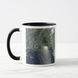 Satellitenansicht einer Ölpest Tasse