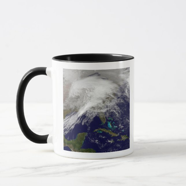 Satellitenansicht eines massiven Wintersturms Tasse (Links)