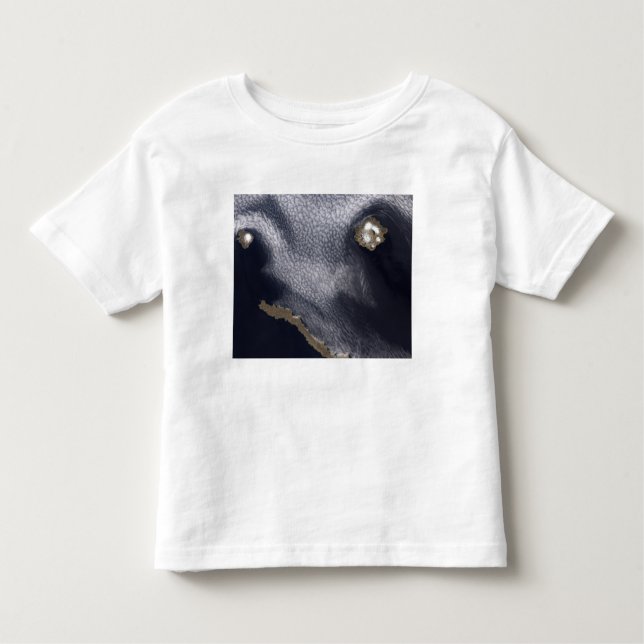 Satellitenbild der Insel Semisopochnoi Kleinkind T-shirt (Vorderseite)