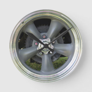 Satinieren Sie die Uhr des Fünf-Spoke-Rades