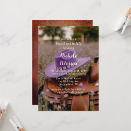 Sattel auf dem Zaun mit Hut und Bubbly Einladung