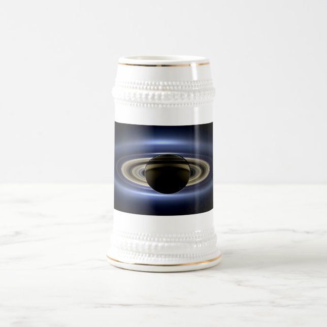 Saturn verlor die Sonne von Cassini Orbiter Bierglas (Mittel)