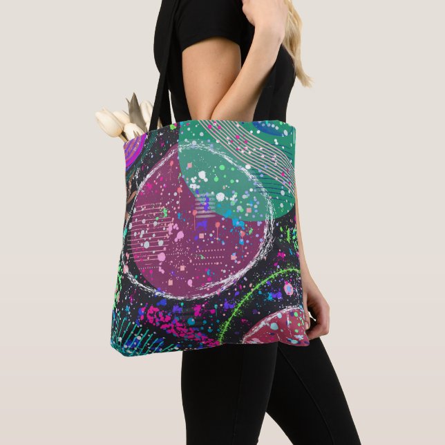 Saturns Ringe: Maximalistische abstrakte Kunst  (Von Nahem)