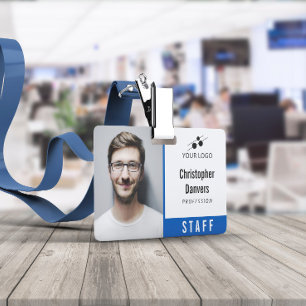Saubere blaue Mitarbeiter-ID - Fügen Sie Ihr Logo Ausweis
