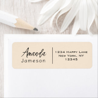 Sauberes, einfaches Minimum informell auf Creme Lä