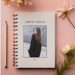 Sauberes Foto für einfache Geschäftsfrauen Planer<br><div class="desc">Optimieren Sie Ihre Planung mit unserem Clean Simple Business Women Foto Planner. Dieser speziell für Frauen konzipierte Planer zeichnet sich durch ein einfaches Design aus,  das Platz für persönliche Fotos bietet und einen organisierten und personalisierten Ansatz für Ihre Planungsbedürfnisse bietet.</div>