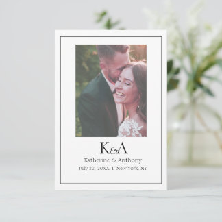 Sauberes weißes, hoch entwickeltes Cursive Serif-F Save The Date