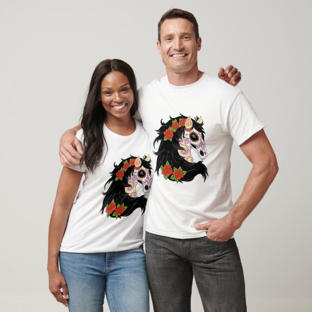 Sauerkulpferd mit Rote Rosen T-Shirt (Unisex)